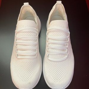 APL TECHLOOM BREEZE ALL WHITE SHOES